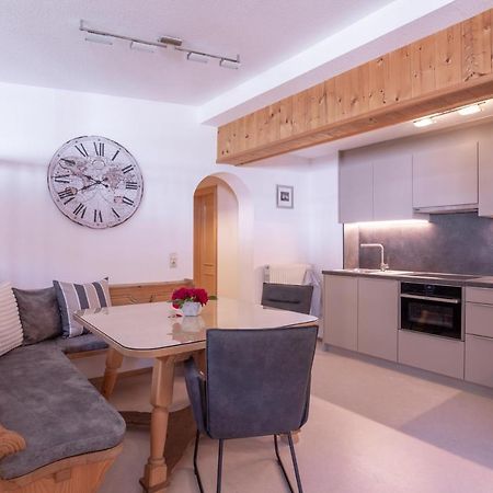 Haus Praxmarer Lägenhet Sankt Anton am Arlberg Exteriör bild
