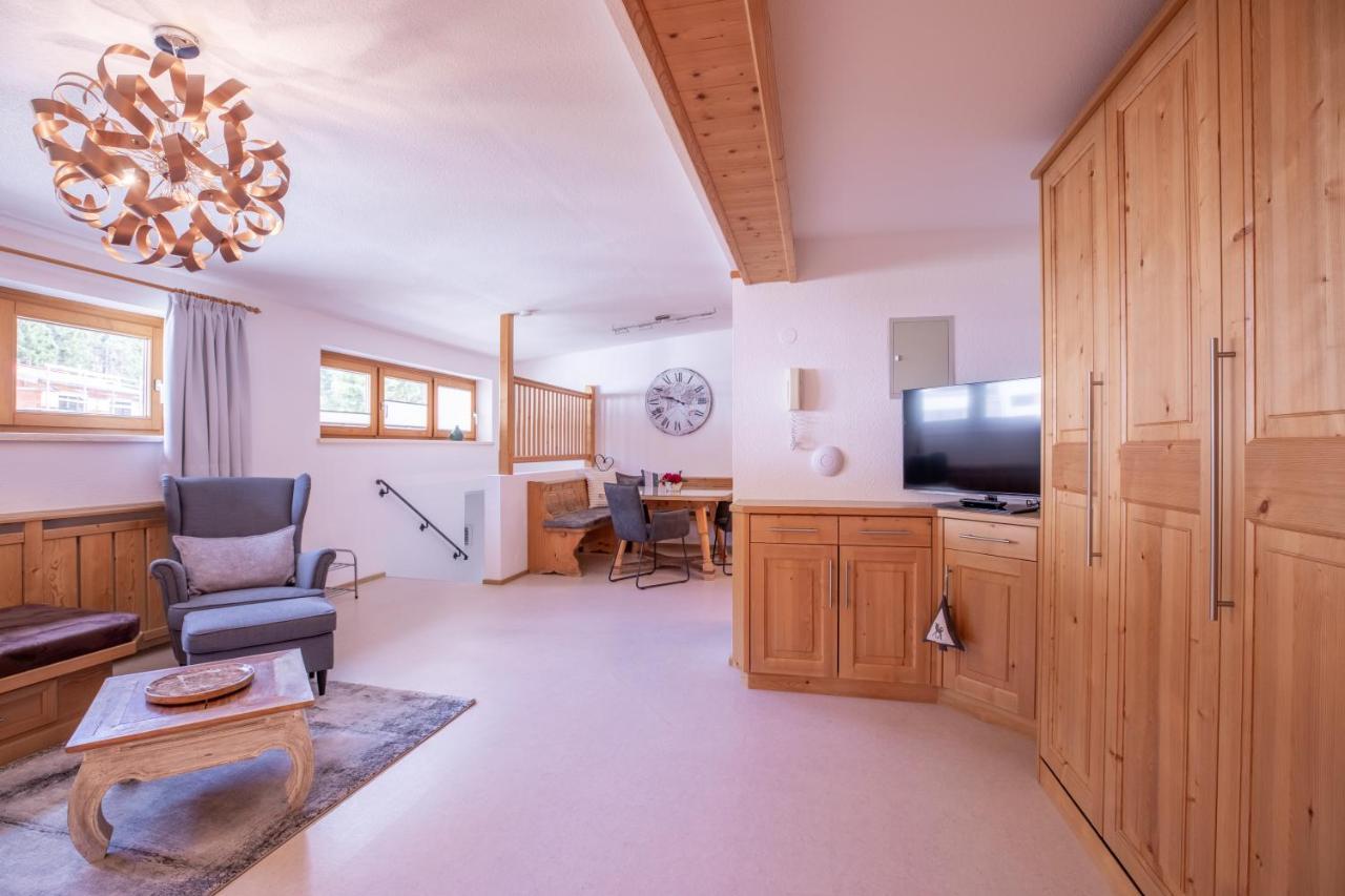 Haus Praxmarer Lägenhet Sankt Anton am Arlberg Exteriör bild